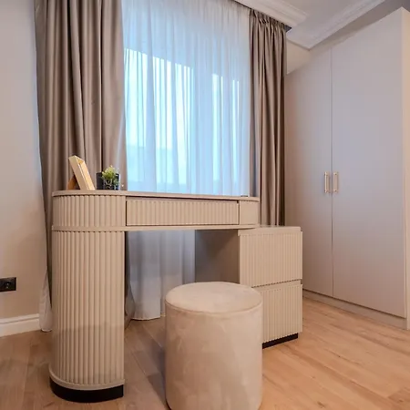 Urban Jungle - Premium By Blvd 44b1 * Bucharest